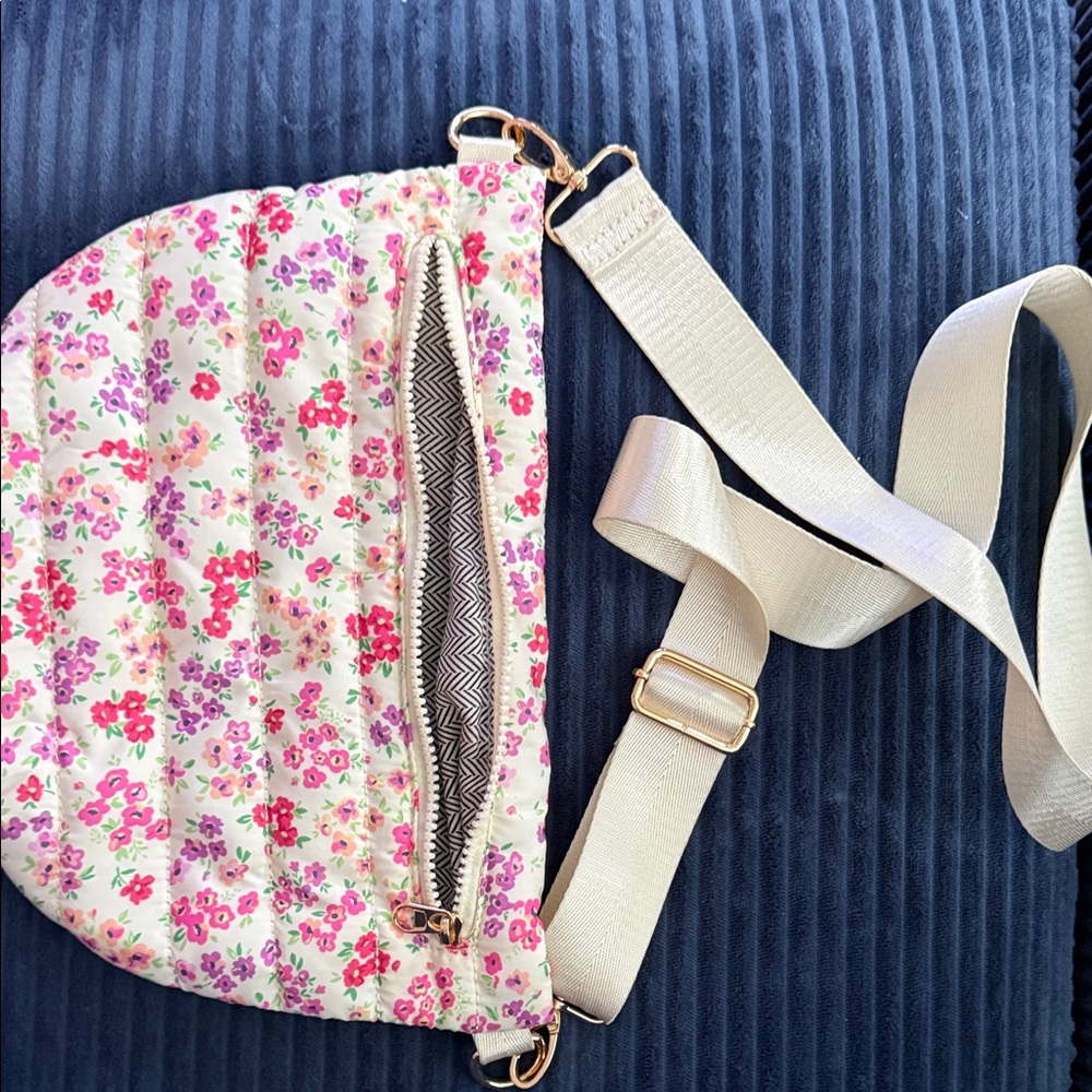 Pretty Simple Floral Cream Crossbody Bag